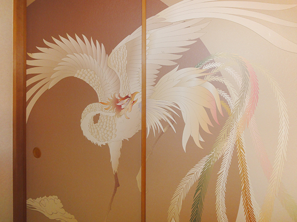 日本画の色彩世界に誘う個性溢れるリビングに 日本画の色彩世界に誘う個性溢れるリビングに